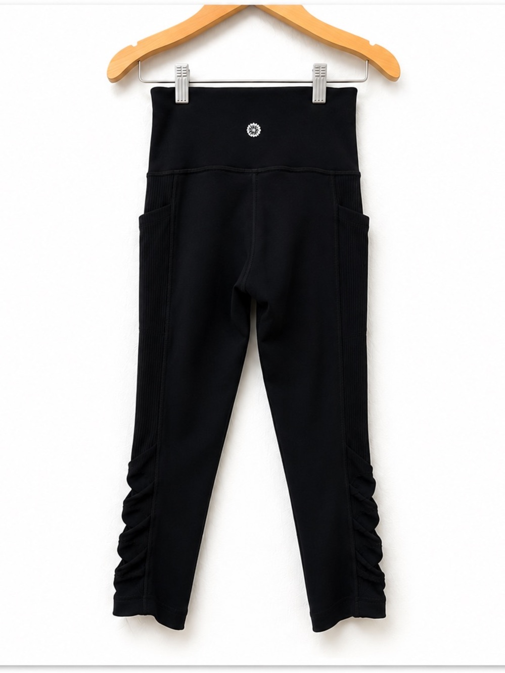 NWT Athleta Salutation Stash Pocket II Cutout 7/8 Leggings XXSP Black